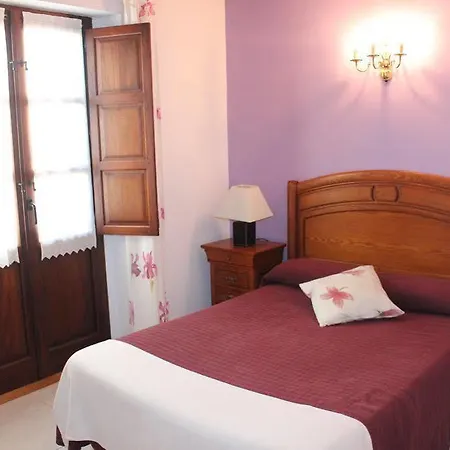 Hotel Rural La De Salmon 3*